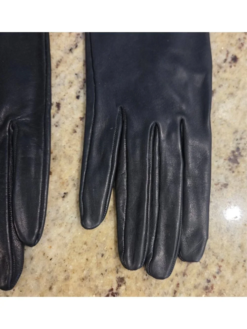 New Vintage Womens Size M 8 Black Soft Leather Lined Gloves Spain